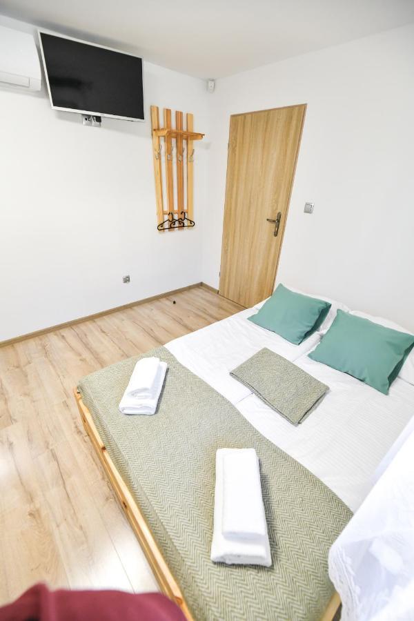 Toffee House Apartment Zator Bagian luar foto